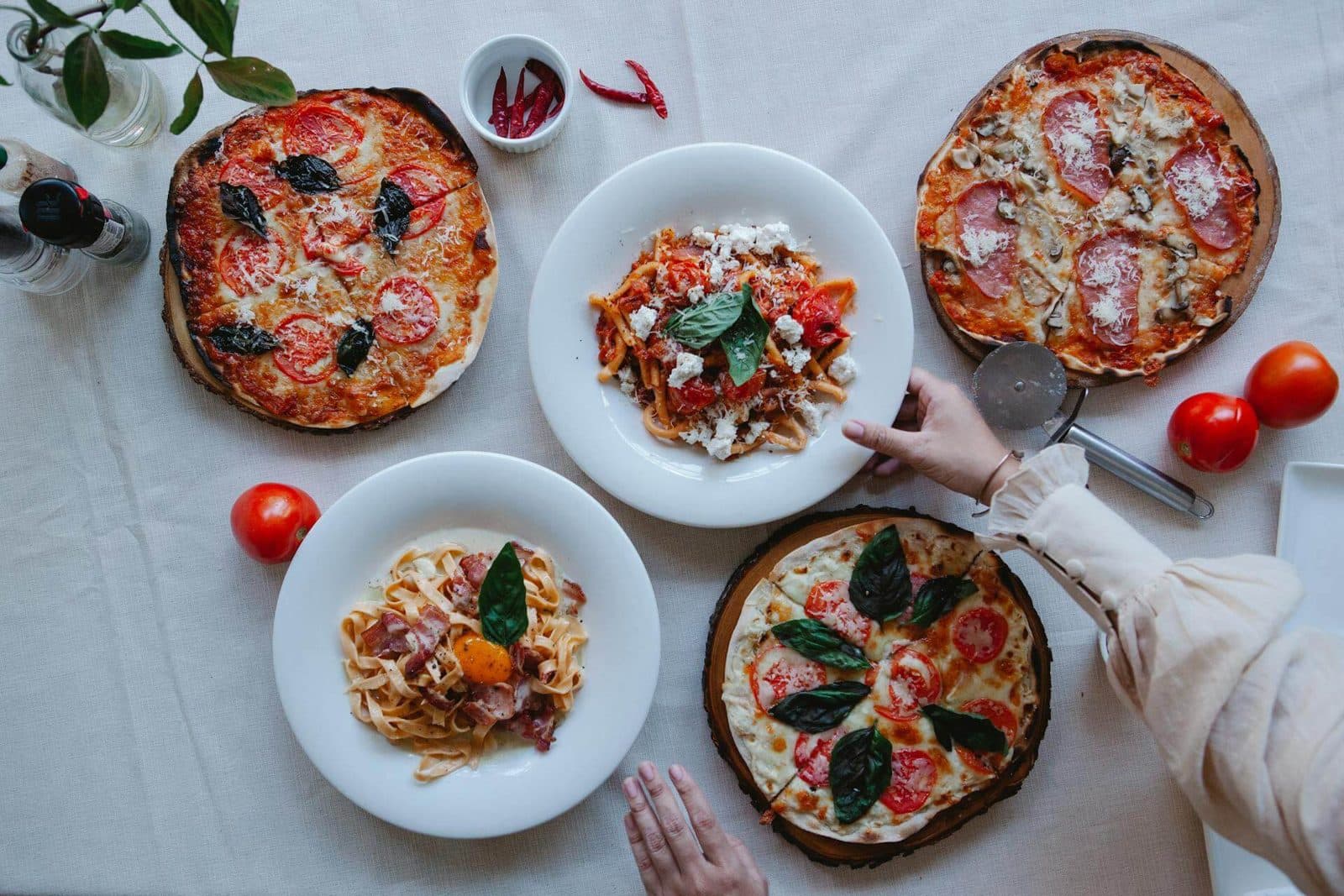 Frisch belegte Pizza (Platzhalterbild)
